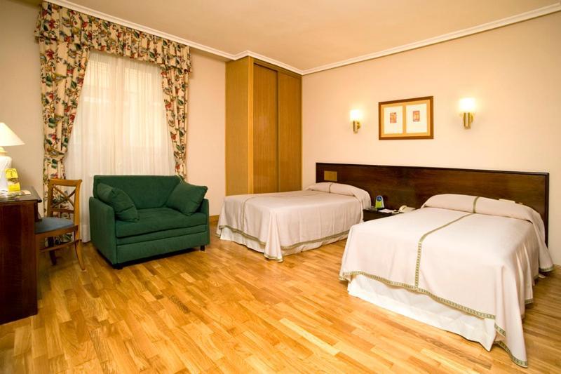 Hotel Castilla Vieja Паленсия Стая снимка