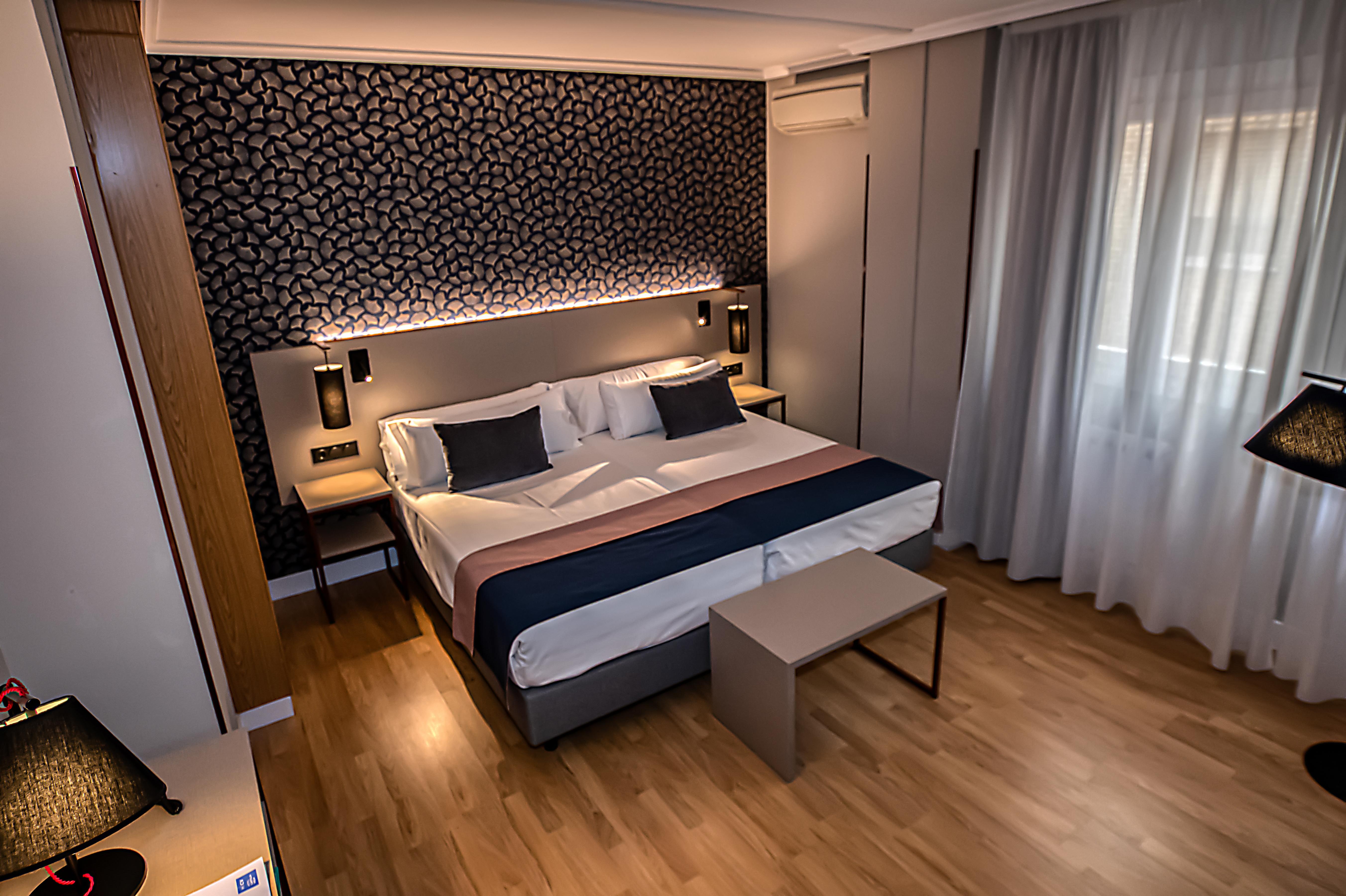 Hotel Castilla Vieja Паленсия Екстериор снимка