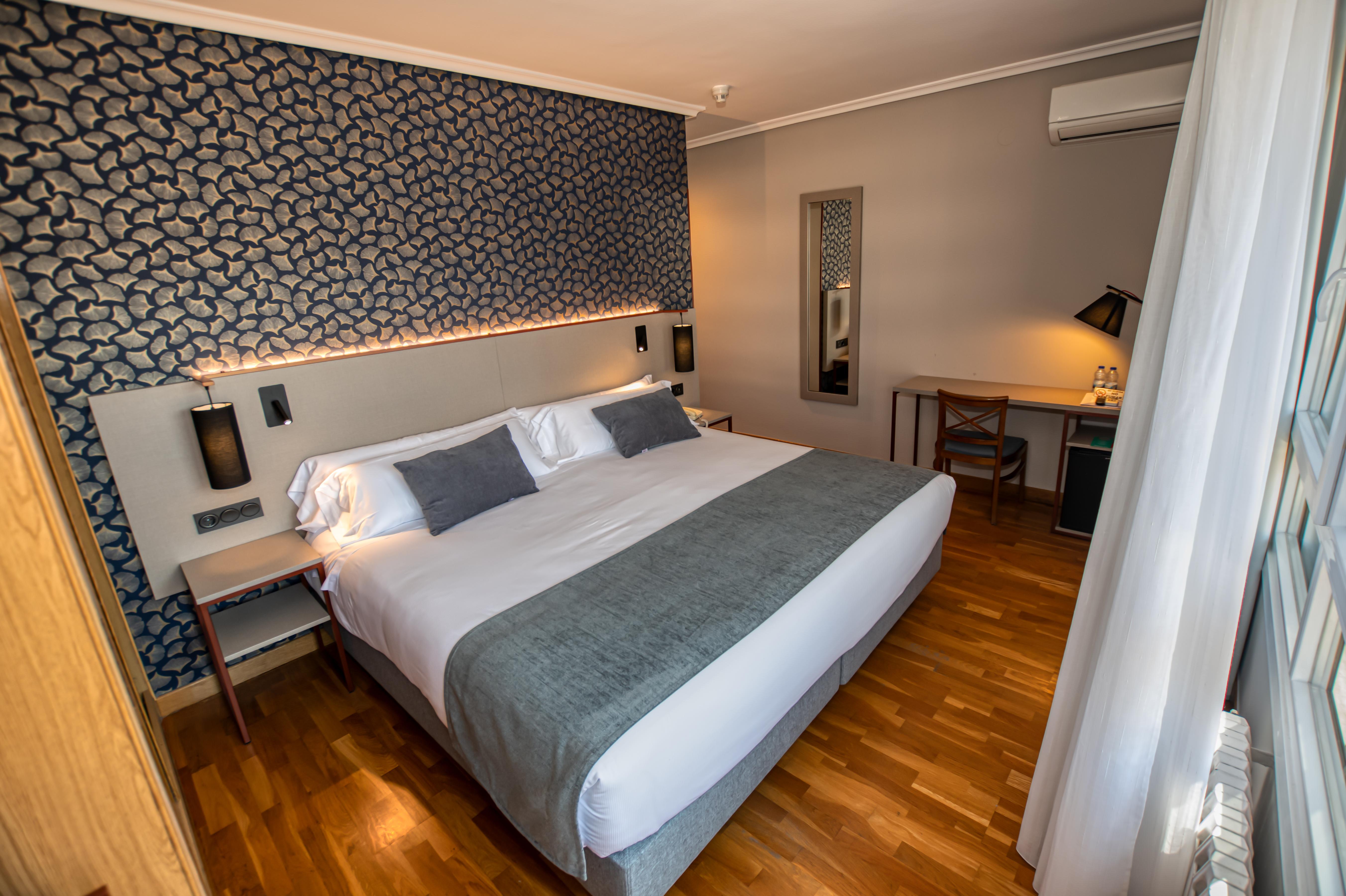 Hotel Castilla Vieja Паленсия Екстериор снимка