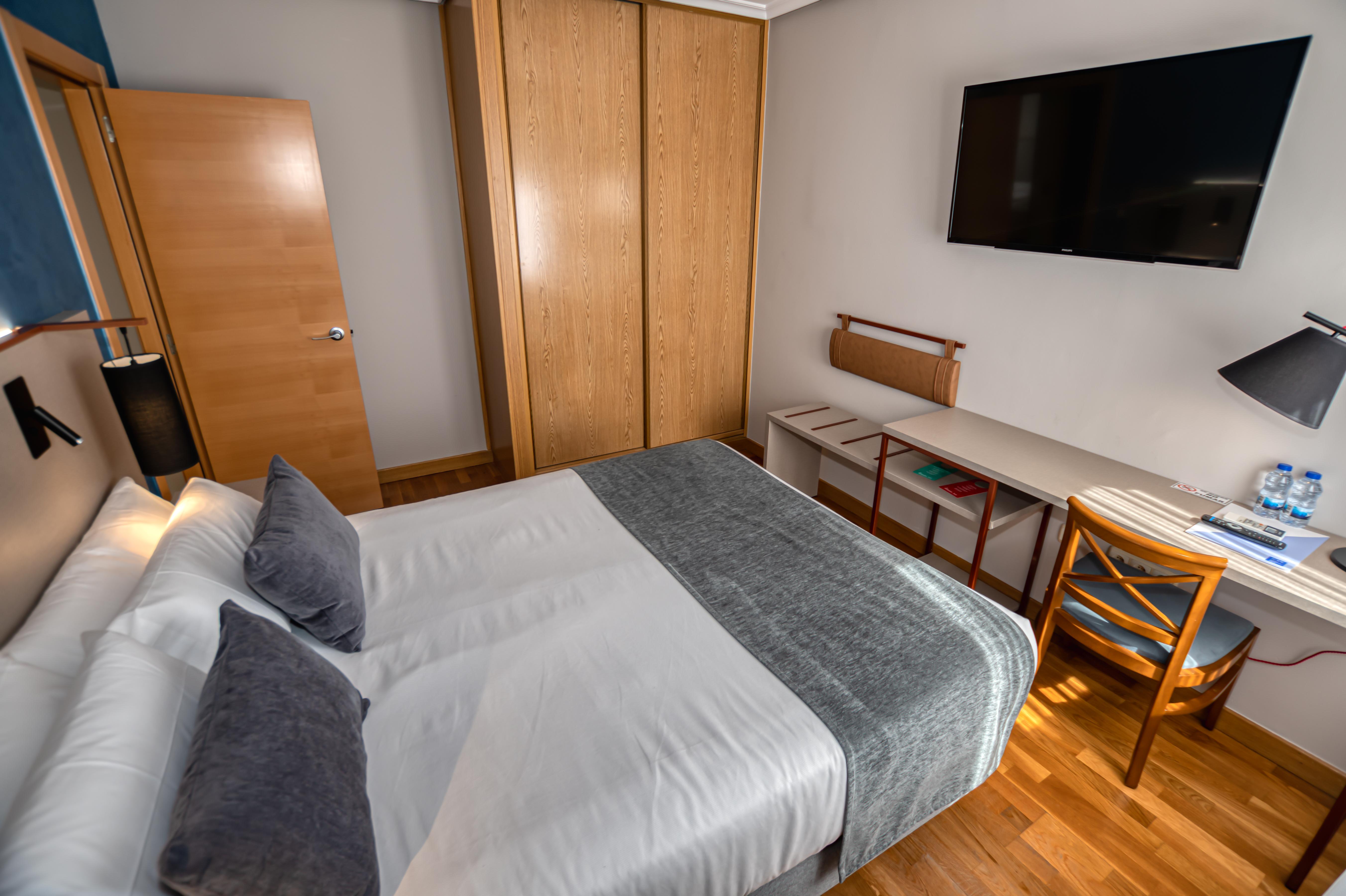 Hotel Castilla Vieja Паленсия Екстериор снимка