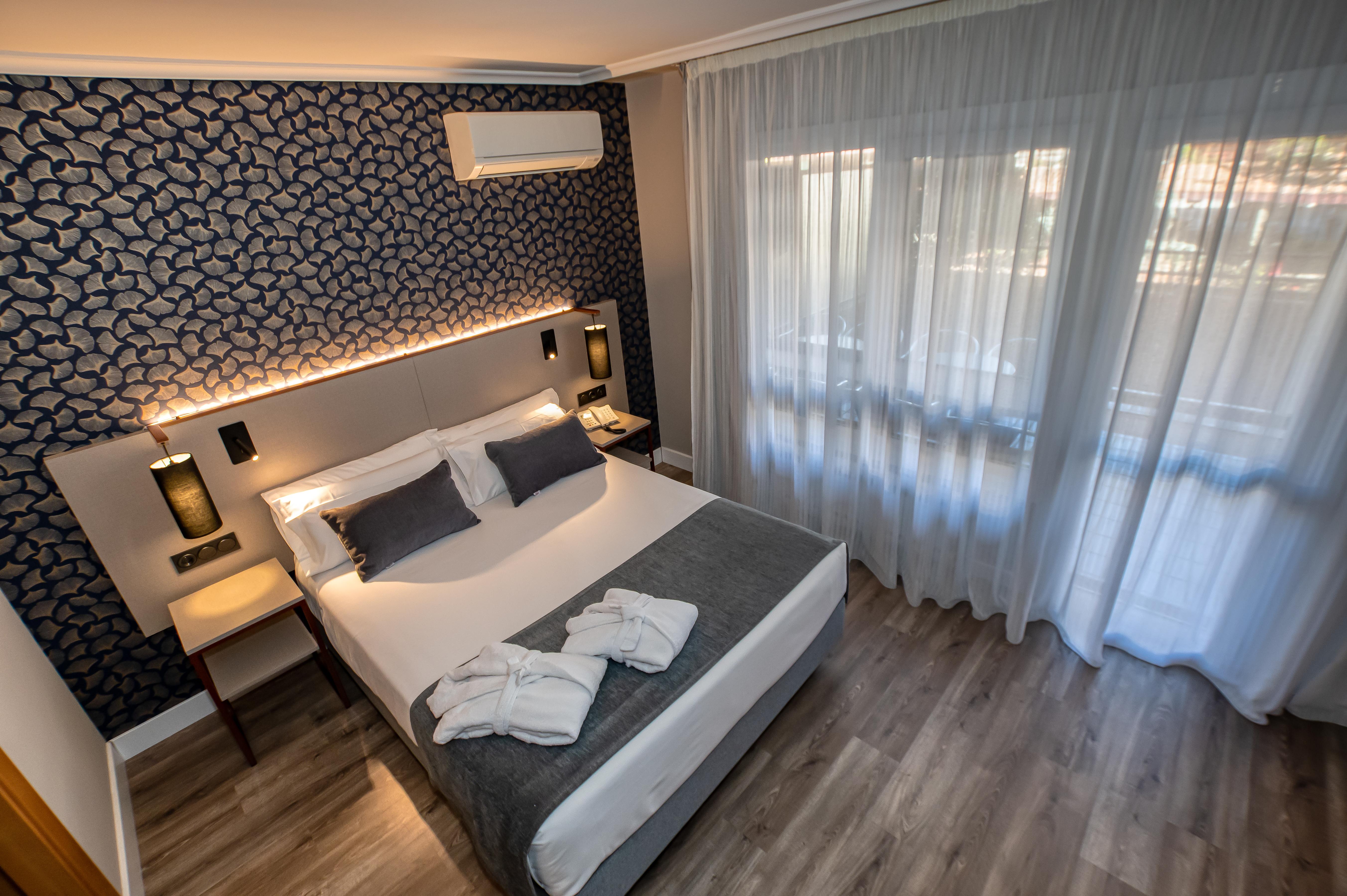 Hotel Castilla Vieja Паленсия Екстериор снимка