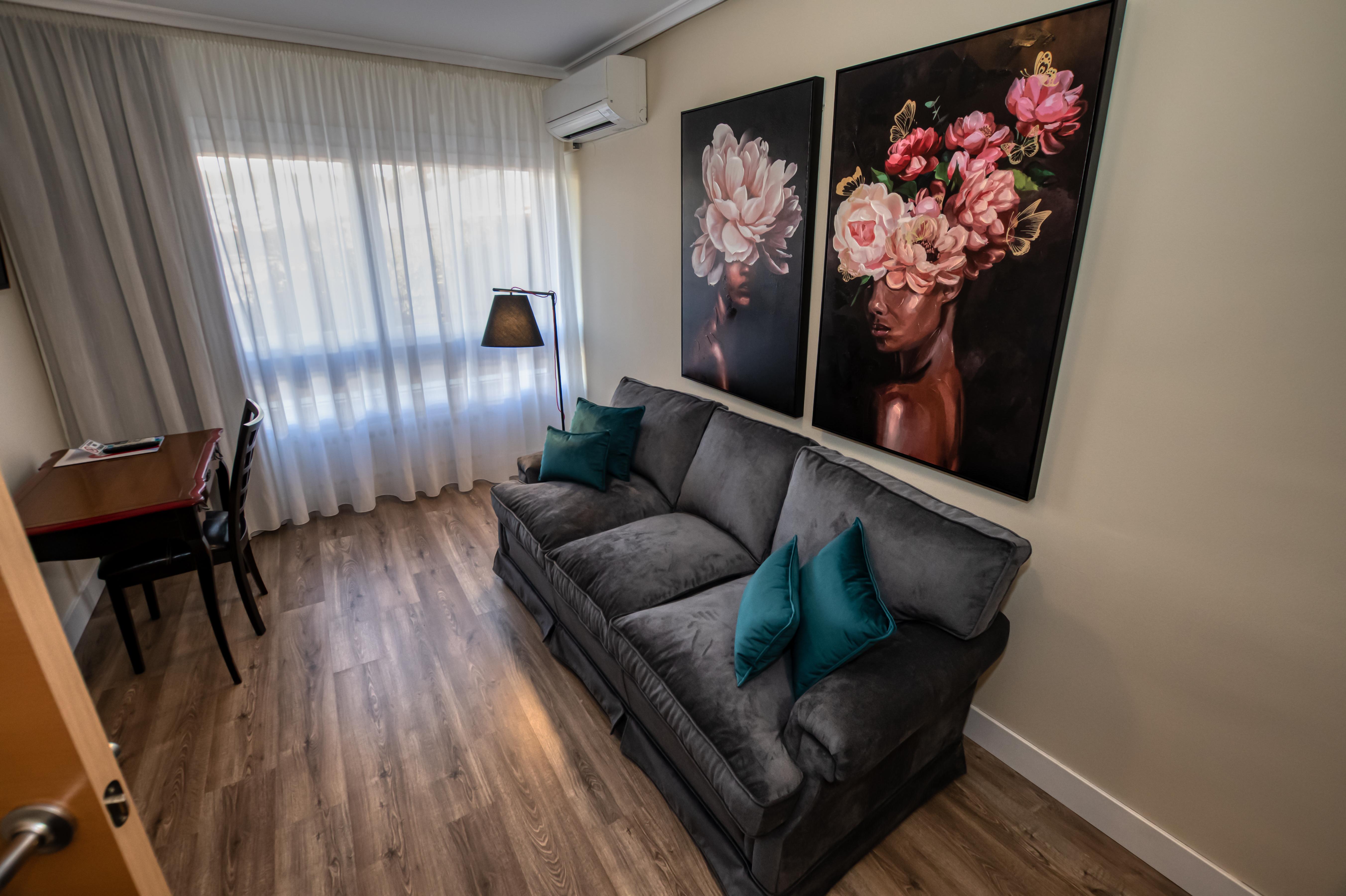 Hotel Castilla Vieja Паленсия Екстериор снимка