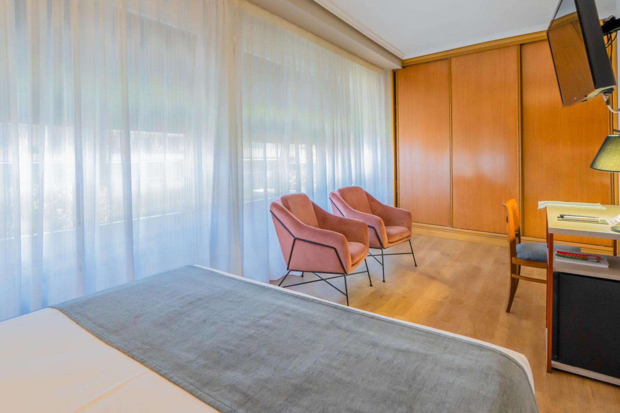 Hotel Castilla Vieja Паленсия Екстериор снимка