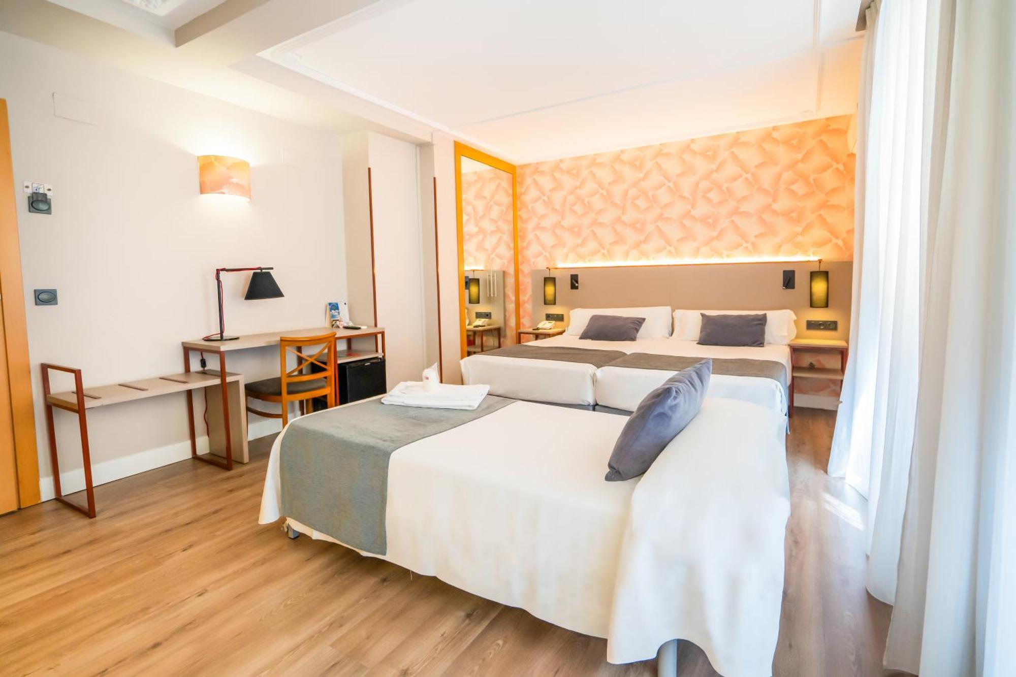 Hotel Castilla Vieja Паленсия Екстериор снимка